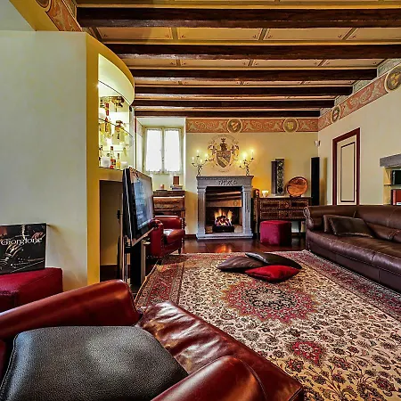 Casa Di Charme Monica Apartment